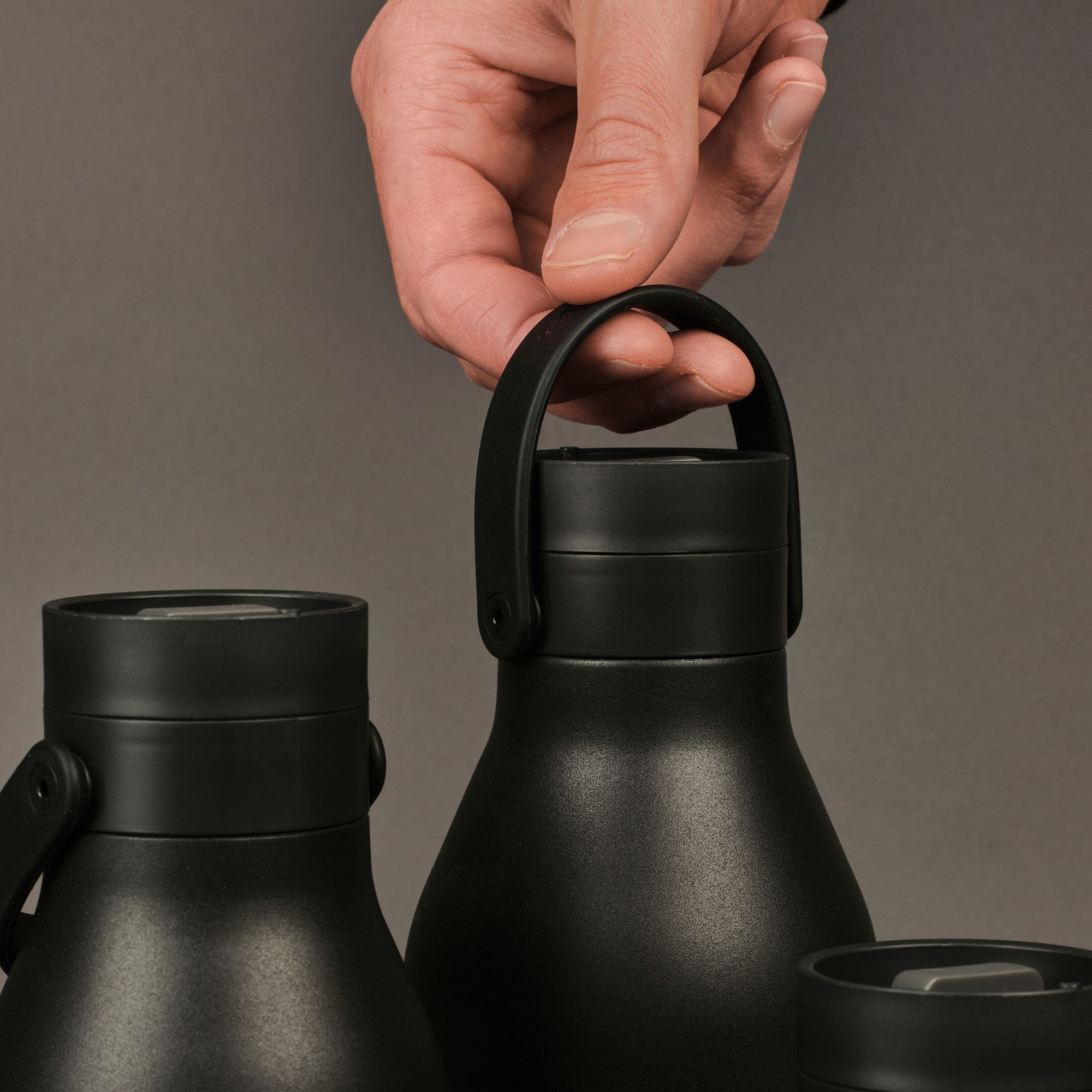 Circular&Co Website_ Stainless Steel_Reusable Bottle_ Ink Black _4 Circular&Co Reusable Stainless Steel Water Bottle Ink Black